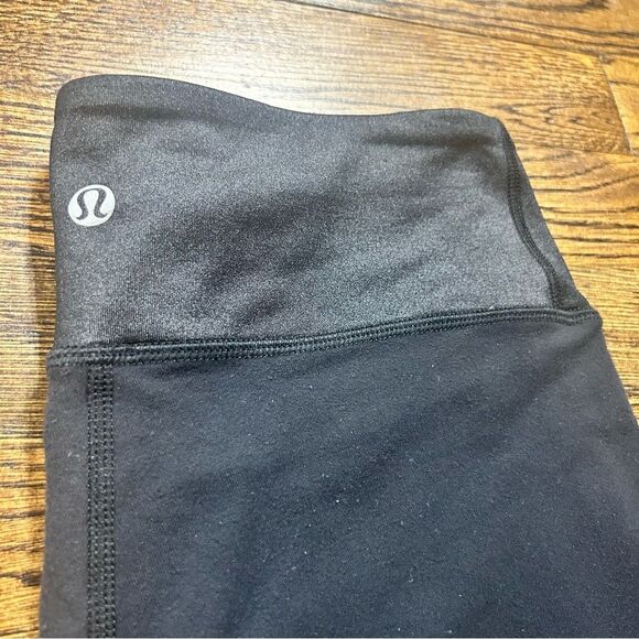 Lululemon Black Leggings Size 4 30” Inseam *Small flaws* Shiny Waistband - Picture 2 of 16